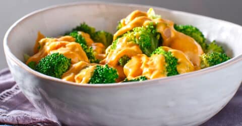 Salsa de queso cheddar vegano, bajo en grasa