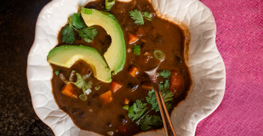 Sopa de batata y frijoles negros
